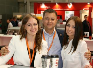 Специалисты представительства Dansensor и начальник департамента мясопереработки